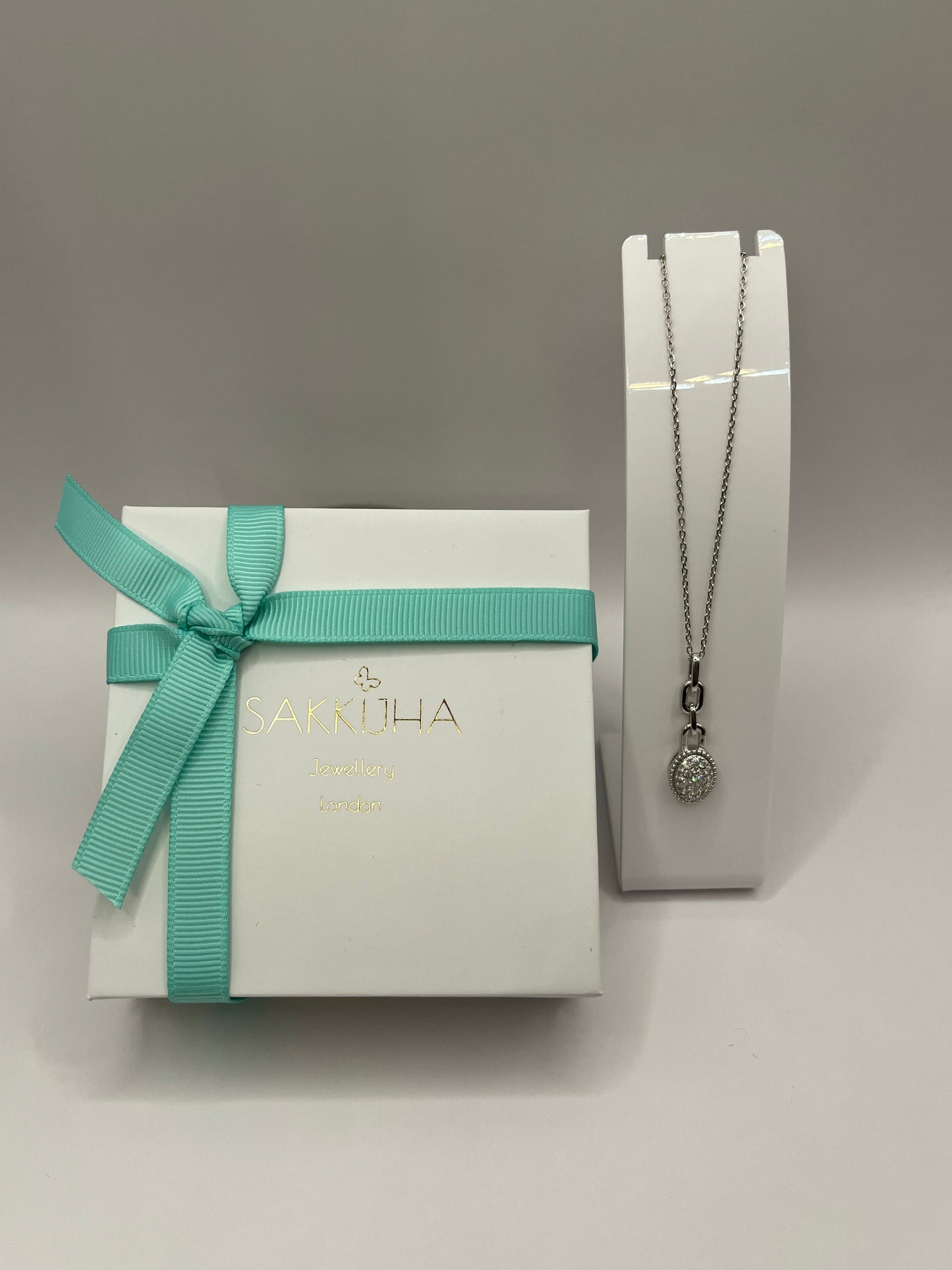 Oval Pave Diamond Link Pendant Necklace